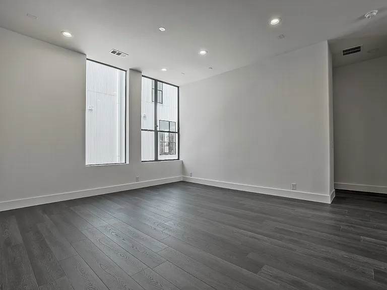 4322 Roseland Ave #9 — Photo 22