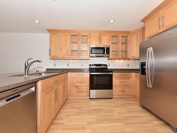 4th image of 1600 W Green Tree ROAD #225