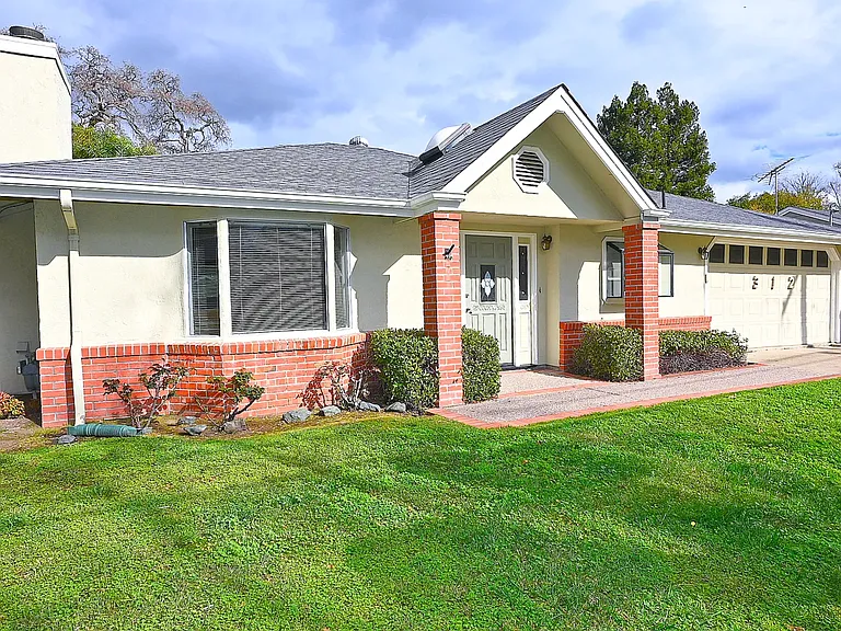 312 Gloria Dr — Photo 10