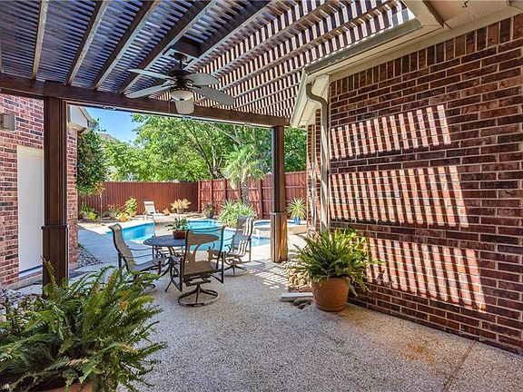 4th image of 3400 Mount Vernon Way