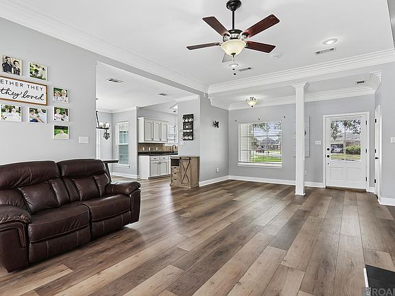 4th image of 11181 Paddock Ave
