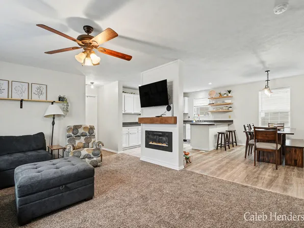 1131 Glasgow Ave, Wayland, MI 49348
