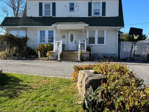 73 Brightwood St, Patchogue, NY 11772