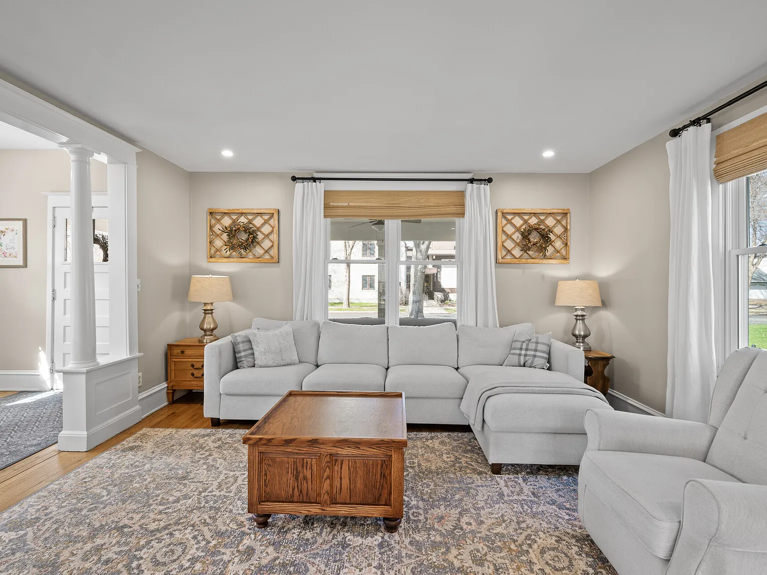 3 bed, 1.5 bath, 1711 sqft, $4,000 — Photo 2