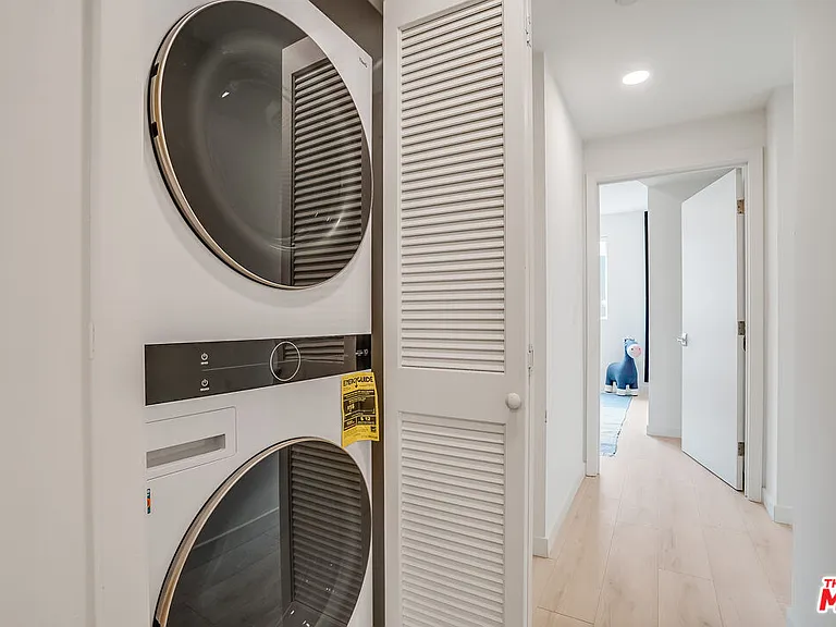 1021 S Shenandoah St #501 — Photo 16