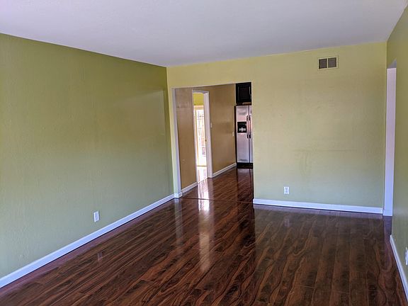 5th image of 919 College Dr