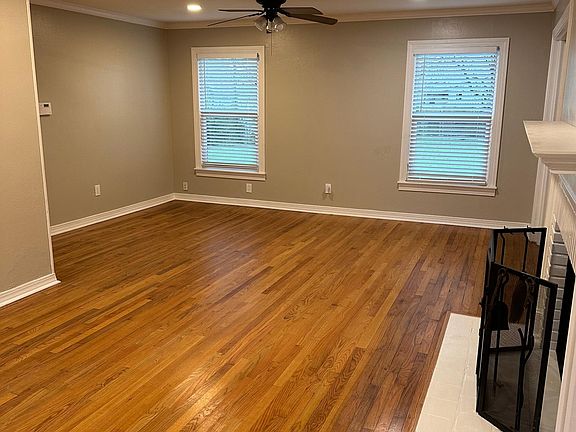 Living Room/Small Dining Area