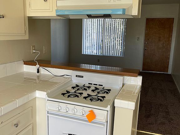 4th image of 15531 Belshire Ave #28