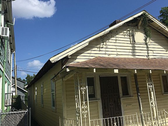 3rd image of 3437 Audubon St