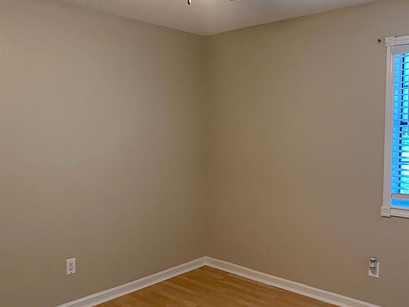 3rd image of 5367 Dawn Ct #B