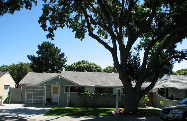 1st image of 1361 Las Palmas Dr