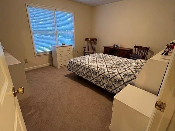 4th image of 1010 Pine Run Dr