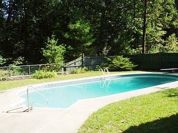 4th image of 13 Sandspring Dr