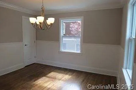 2210 Chatham Ave — Photo 4