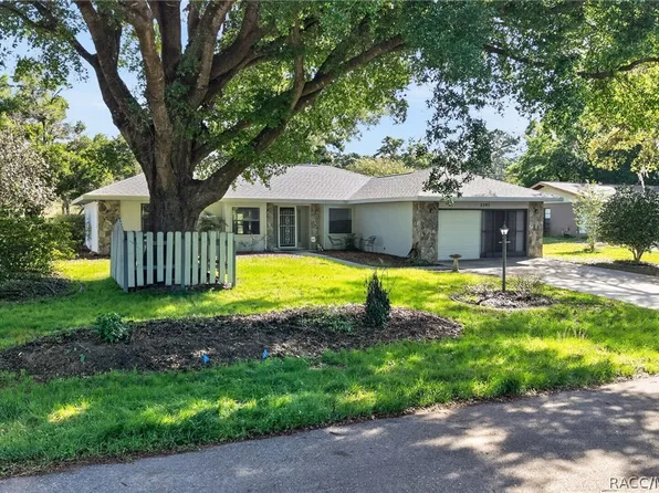 2393 W Fairway Loop, Citrus Springs, FL 34434