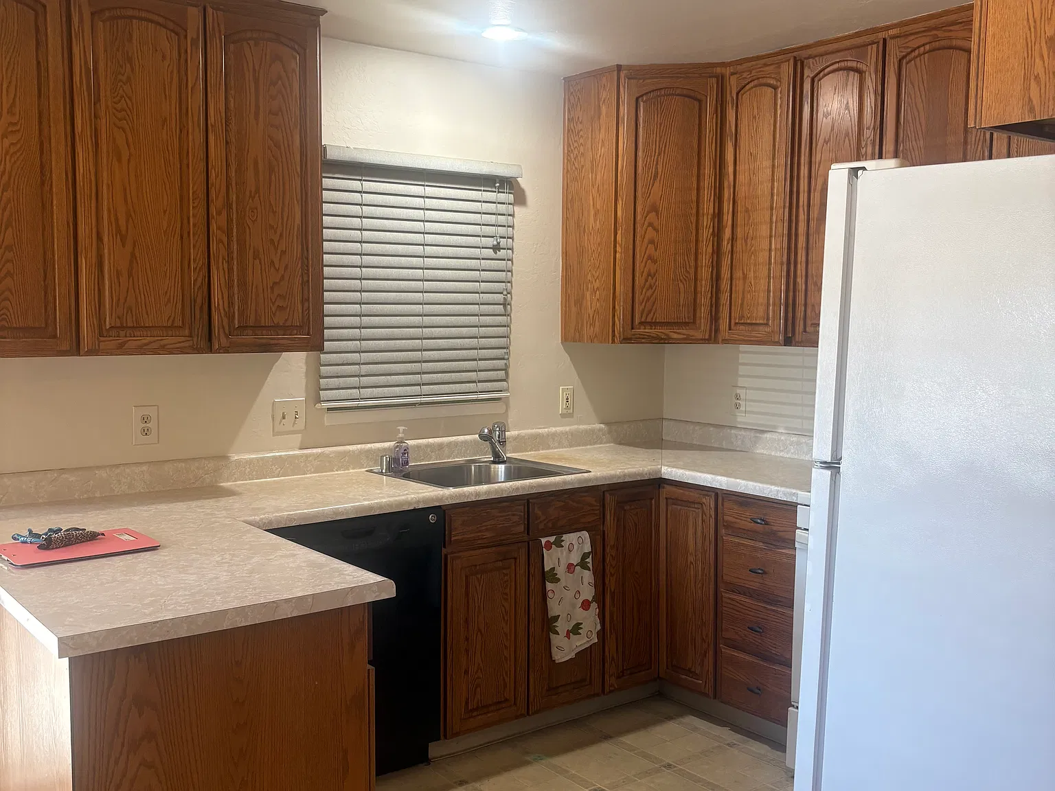 3 bed, 1159 sqft, $3,495 — Photo 3