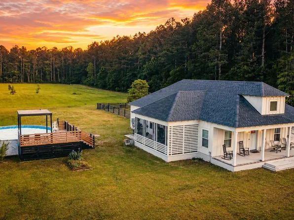 230 Winchime Ct, Moncks Corner, SC 29461