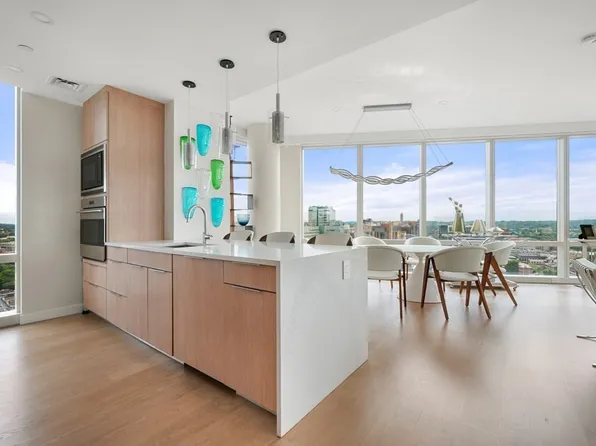 188 Brookline Ave Unit 22A, Boston, MA 02215