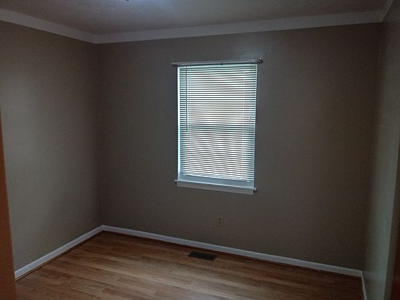 Small bedroom 2