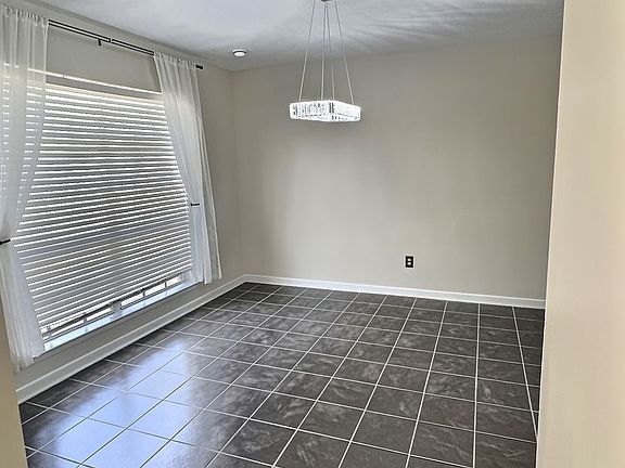 3rd image of 1315 Sussex Dr