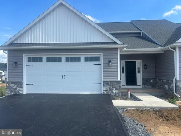 316 Ridgefield Dr, Elizabethtown, PA 17022