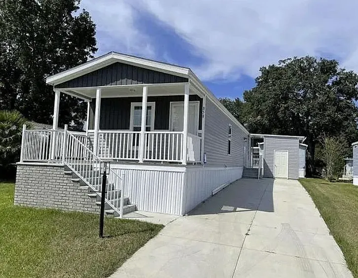 55 Delores Dr