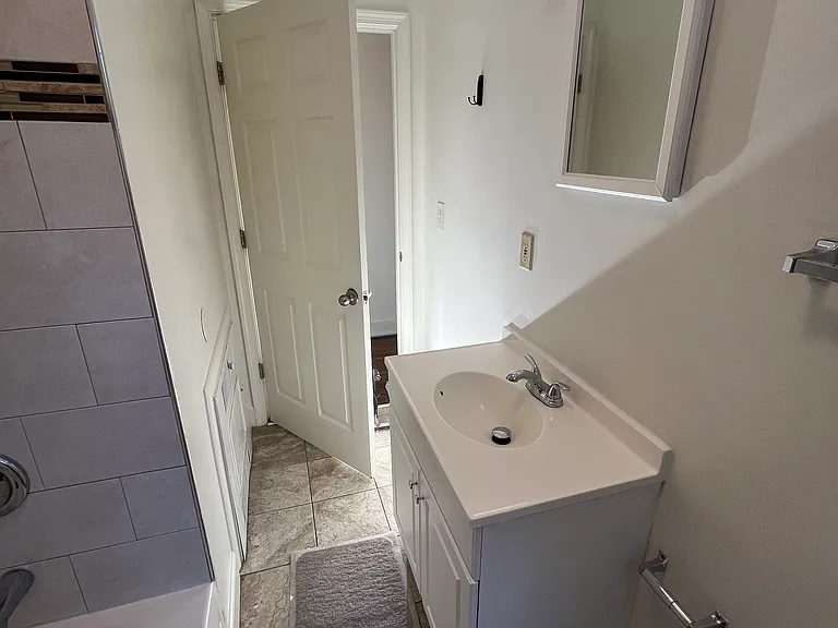 2nd floor bathroom