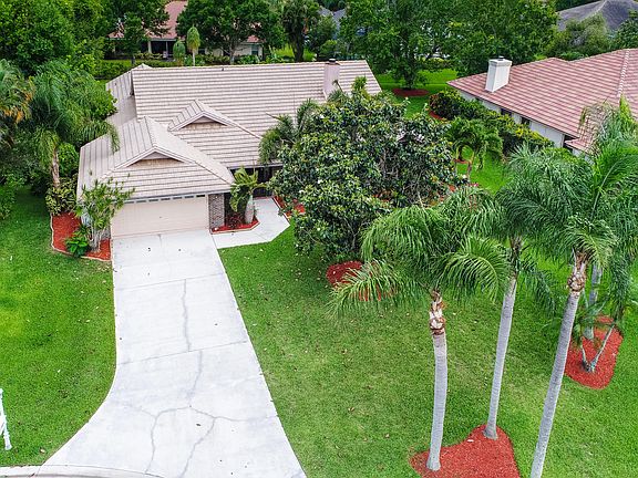 2nd image of 1138 SW Greenbriar Cove