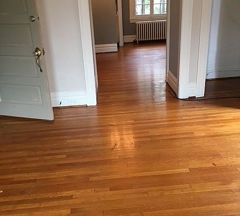 Apt 2, empty living room