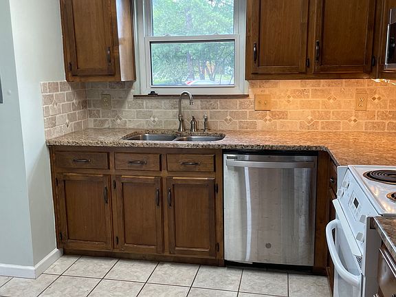 3rd image of 705 Cedar Crest Dr