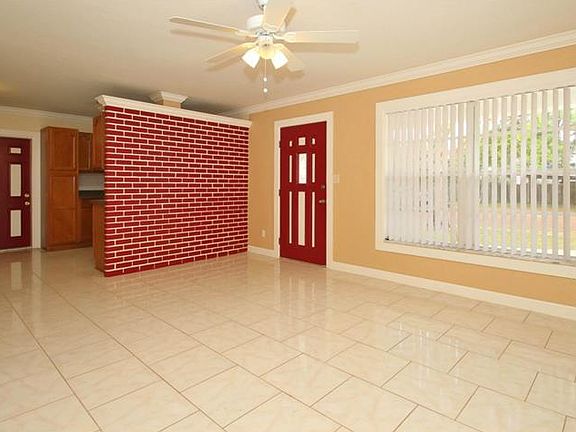 5th image of 2066 28th Ave N