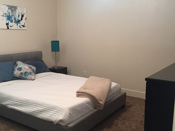 Master Bedroom - Bed is a Queen