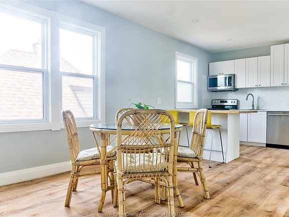 3rd image of 742 Janette Ave