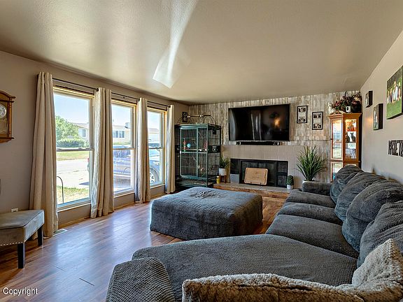 5th image of 540 Sweetwater Cir