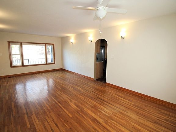 5th image of 603 S 2nd Ave