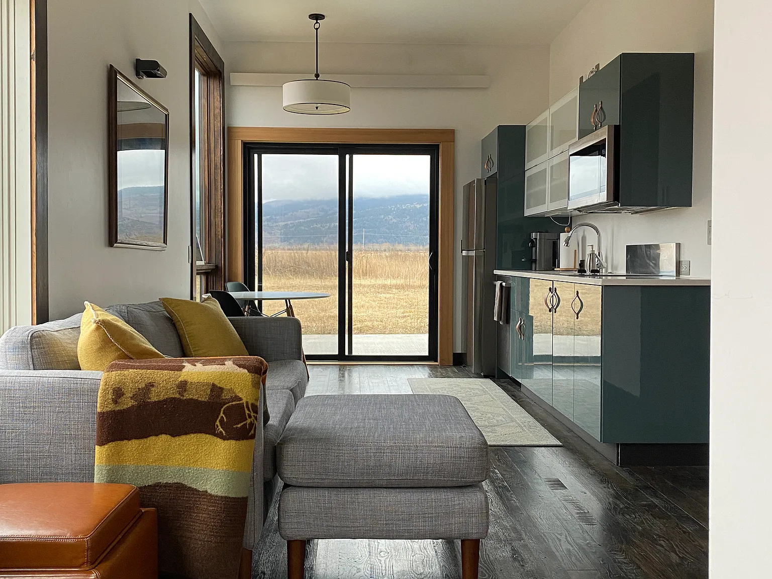 1 bed, 575 sqft, $2,000 — Photo 3