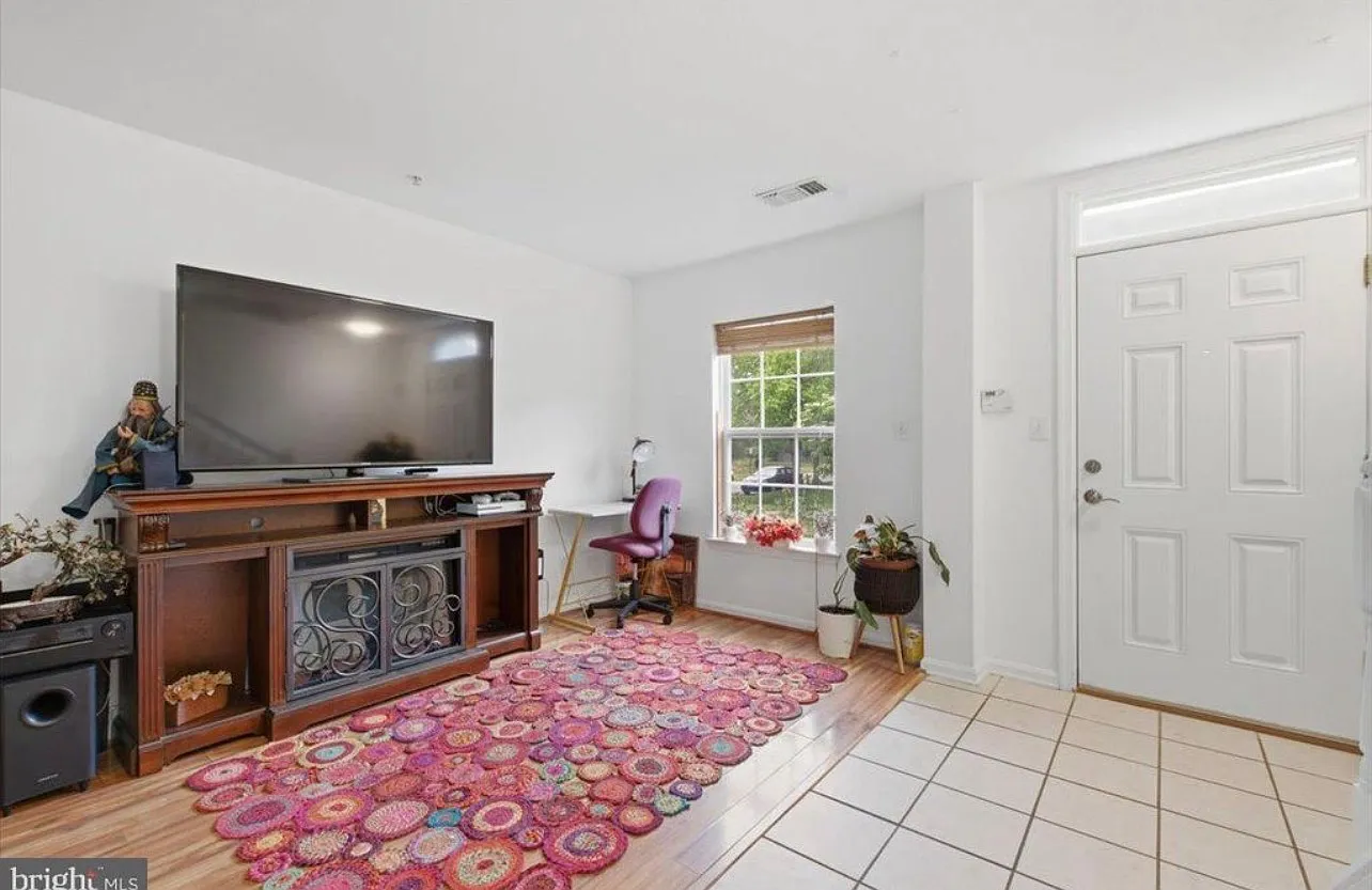 2 bed, 1328 sqft, $2,850 — Photo 4
