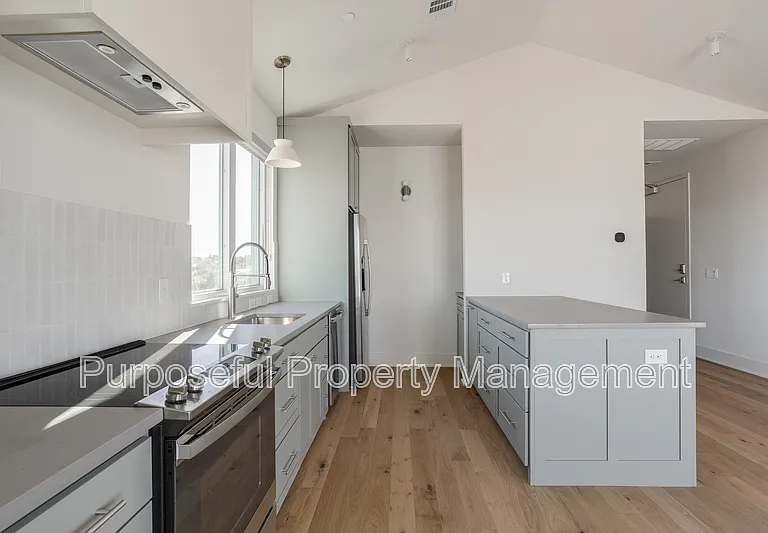 934 Hangar Dr #9 — Photo 11