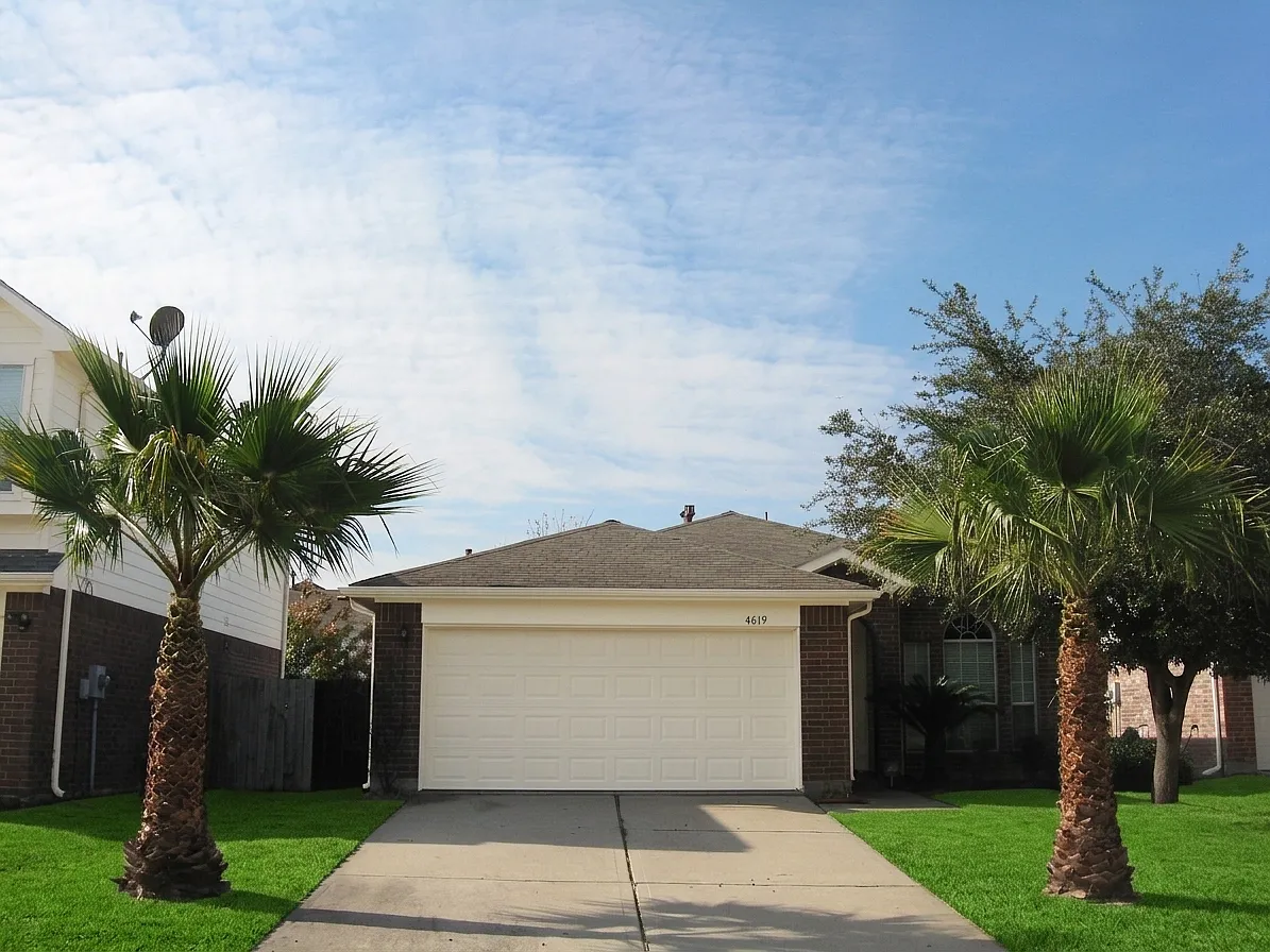 3 bed, 1490 sqft, $1,650 — Photo 1