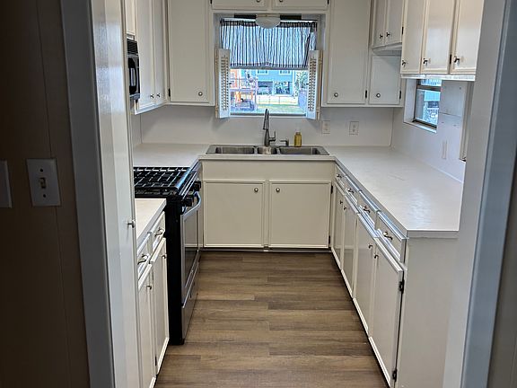 4th image of 654 Warsaw St