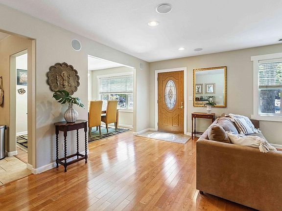 5th image of 1297 Hester Ave