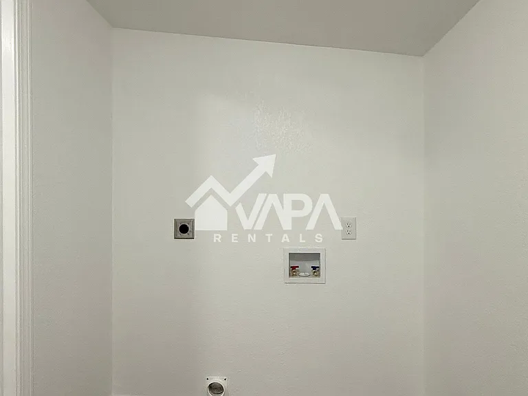 230 Craigmont Ln — Photo 17