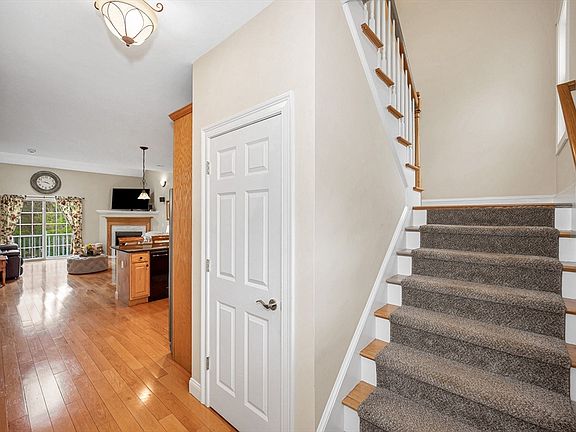 2nd image of 40 Lynnes Way