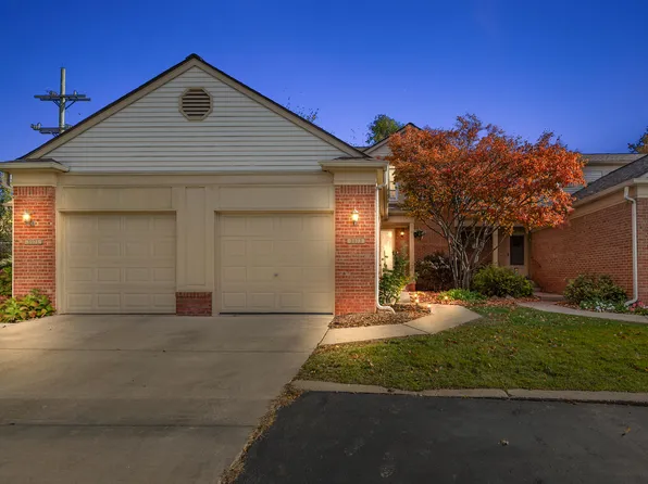 3073 Village Cir, Ann Arbor, MI 48108