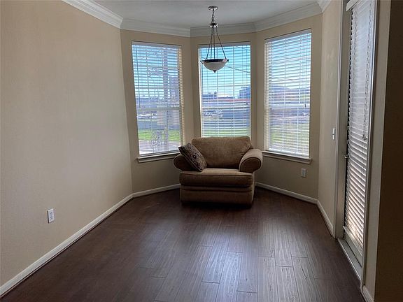 5th image of 7575 Kirby Dr APT 2216