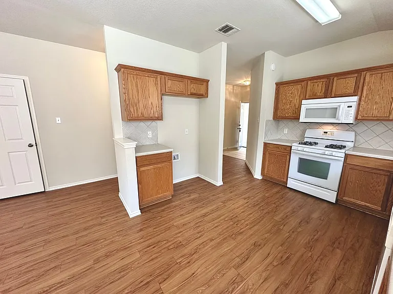 3710 Cap Rock Trl — Photo 26