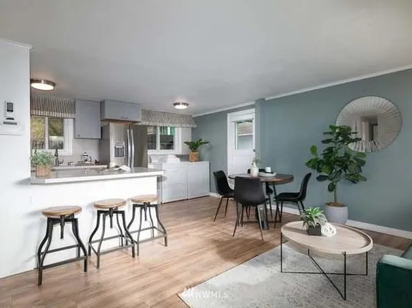 5709 240th St SW, Mountlake Terrace, WA 98043