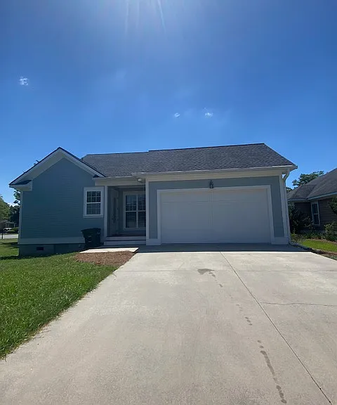 233 Torrington Blvd — Photo 4