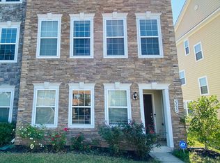 25622 Pleasant Valley Rd, Chantilly, VA 20152