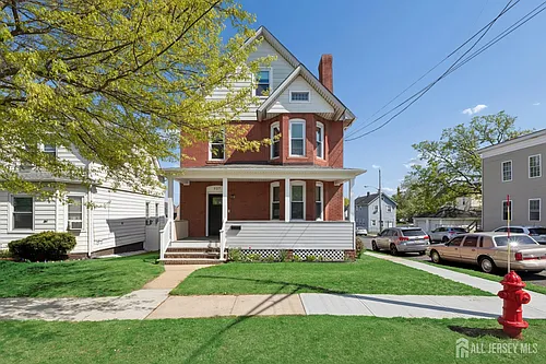 327 Main St Photo 1